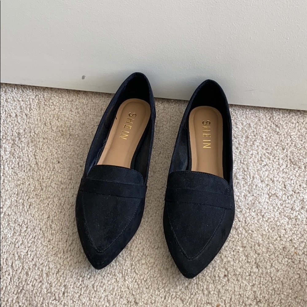 **NEW** Black velvet loafers